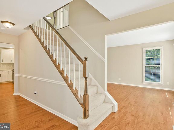 3rd image of 9124 Calder Ct