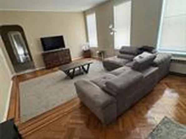 2622 Avenue Y image 1 of 30