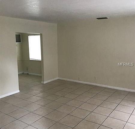 3rd image of 1401 College Park Ln