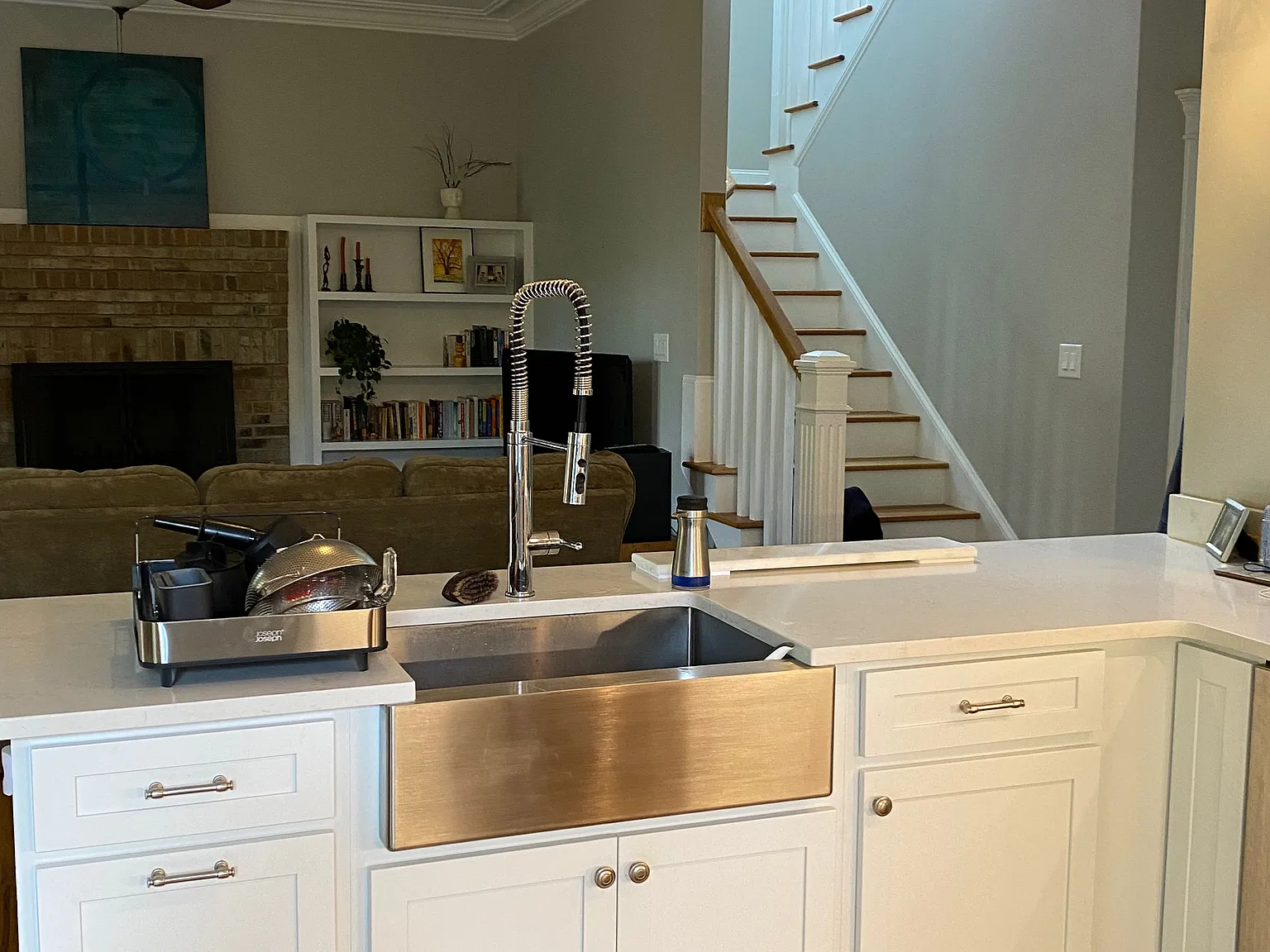 3 bed, 2.5 bath, 2442 sqft, $3,300 — Photo 4