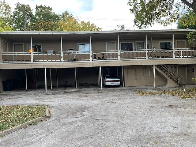 2 bed, 1.5 bath, 600 sqft, $750 — Photo 3