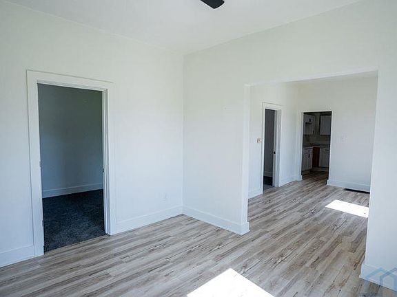 5th image of 503 W 26th St