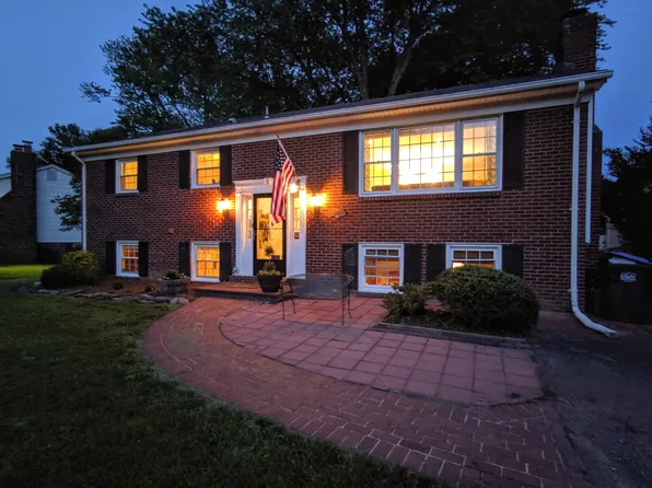 7807 Worthing Ct, Alexandria, VA 22315