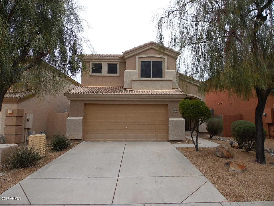4946 E Roberta Dr