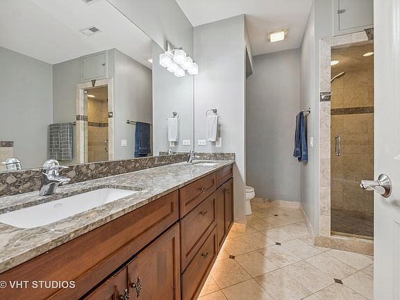 3rd image of 1890 N Milwaukee Ave APT 2D
