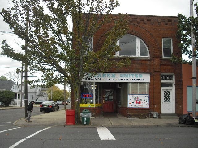 1st image of 32 Church St