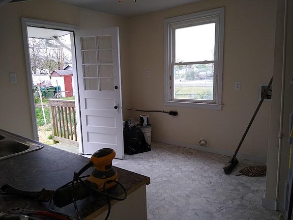 4th image of 1804 Rogers St