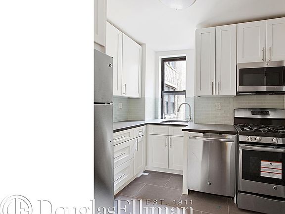 4th image of 15 W 55th St APT 8D