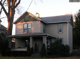 246 E Martin St, East Palestine, OH 44413