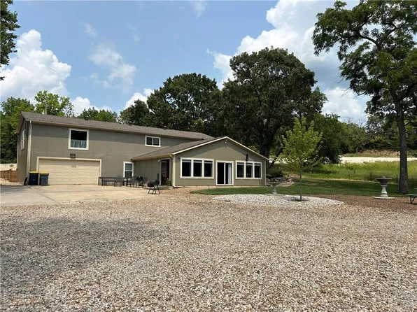 3109 E 91st St, Kansas City, MO 64132