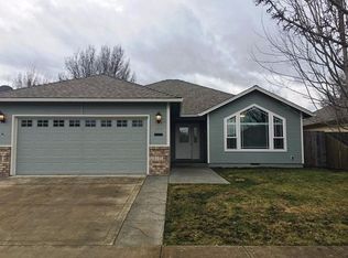 935 Newcastle St, Medford, OR 97501