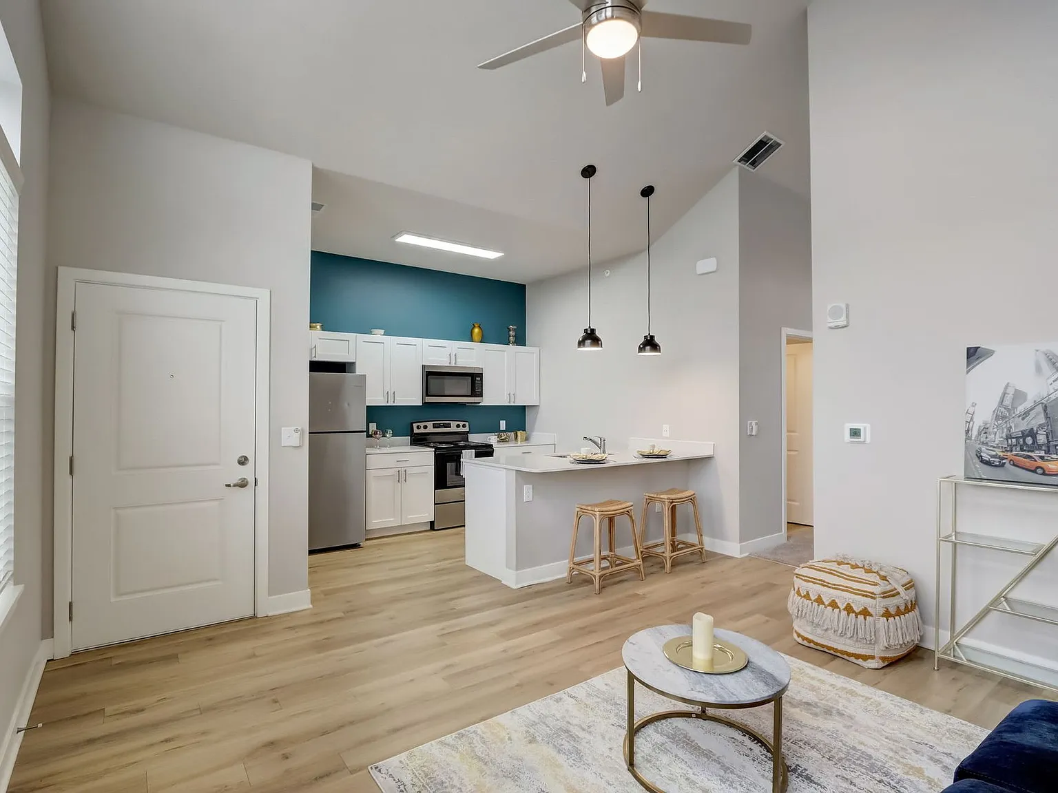 Water's Edge Apartments — Photo 2