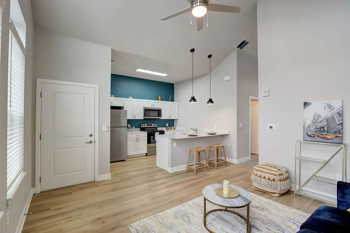 Building Photo - Water's Edge Apartments