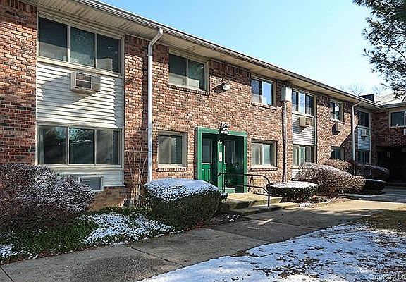 2nd image of 2449 Union Boulevard #24A