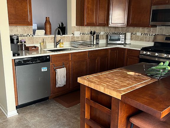 5th image of 6811 Meadow Ln