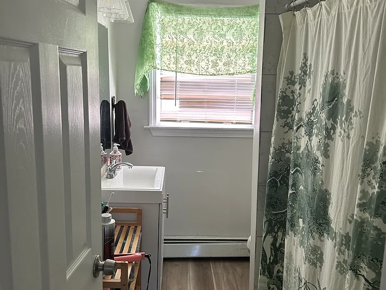 320 Eaton St — Photo 2