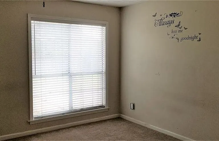855 Autumn Ridge Rd — Photo 4