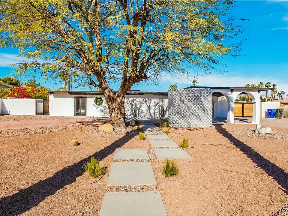 2788 E Via Escuela