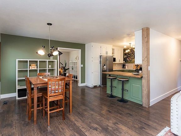 4th image of 6 Lambeth Cir