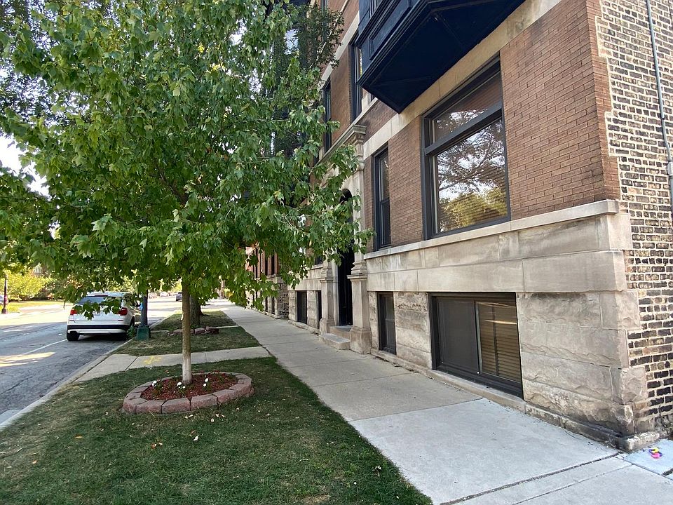 1st image of 4108 N Southport Ave #1
