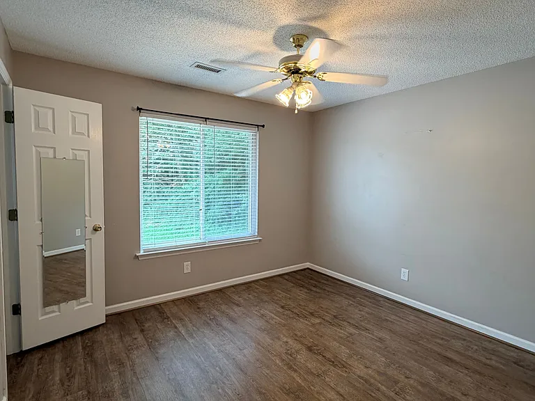 418 Westbrook Ct — Photo 23