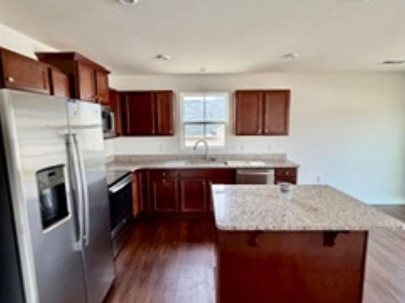 4th image of 640 Olivia Springs Dr