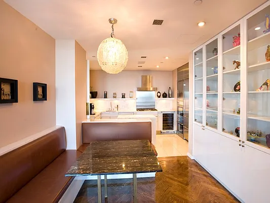 Rented by Sotheby's International Realty | media 7