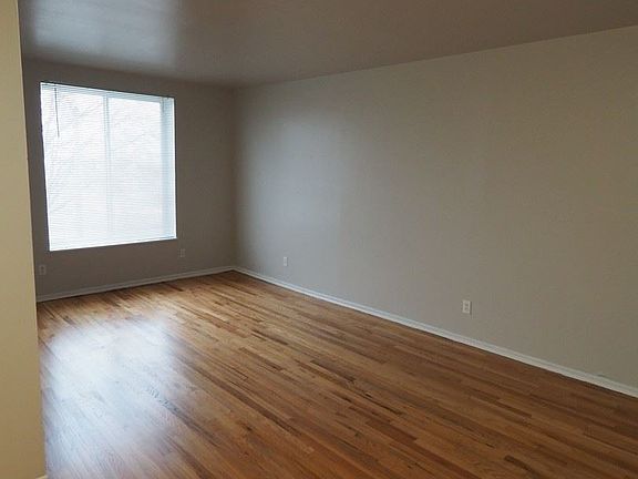 5th image of 3821 Itaska St APT 9