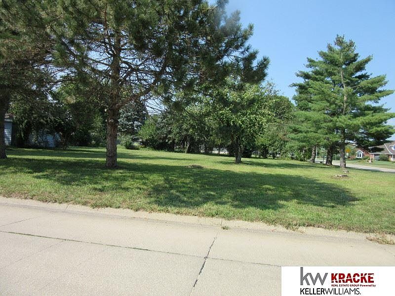 2nd image of 26th & Elk St