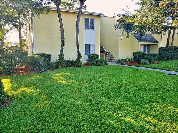 2nd image of 582 Bahia Cir #A