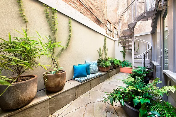 Sold by Stribling | media 27