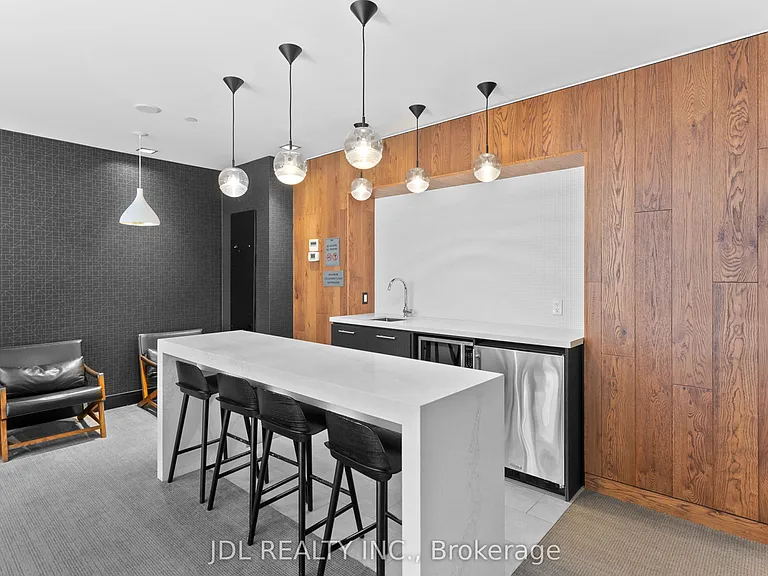 435 Richmond St W #610 — Photo 32