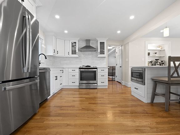 4th image of 16 Marion Rd