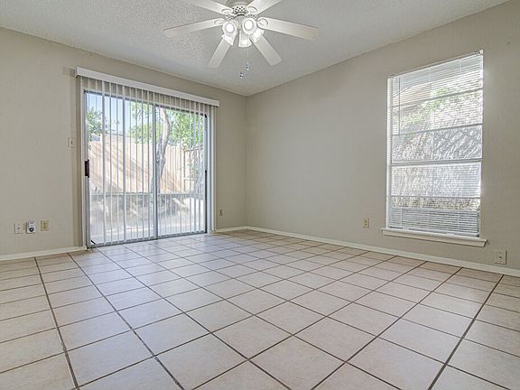 4th image of 819 Sirocco Dr Unit B