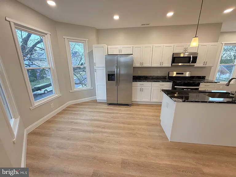 3 E Overlea Ave #3 — Photo 9