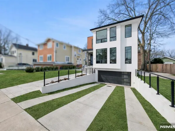 43 Grove St, Tenafly, NJ 07670