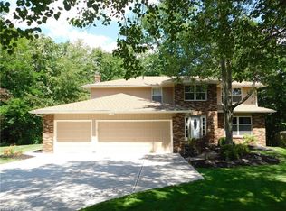 37445 Fawn Path Dr, Solon, OH 44139