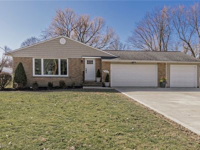 5800 Wilson Mills Rd, Highland Heights, OH, 44143