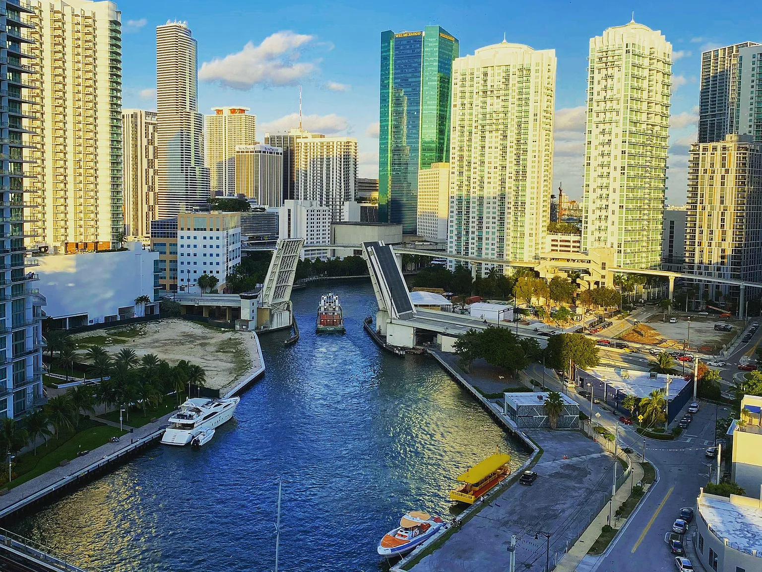 1 bed, 1.5 bath, 795 sqft, $2,750 — Photo 3