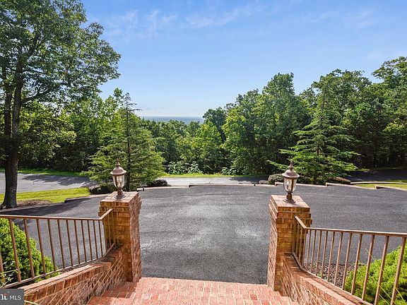 4th image of 17100 Thousand Oaks Dr