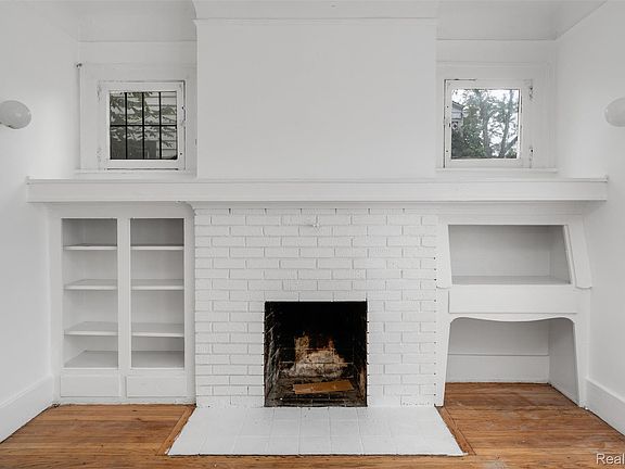 3rd image of 14344 Mark Twain St