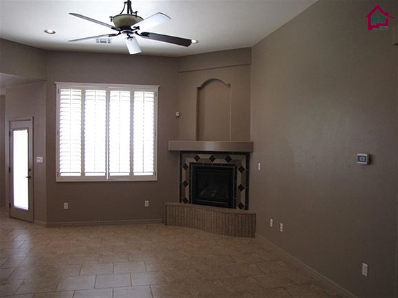 3rd image of 3528 Luz Bonita Ln