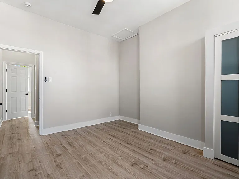 343 Ella St — Photo 11