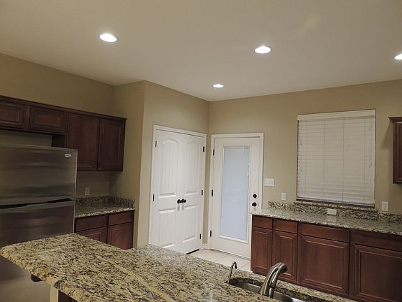 4th image of 4814 Pleasant Dr