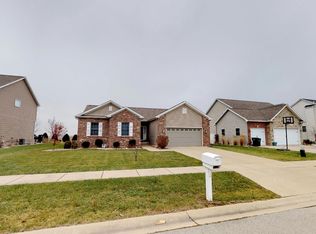 207 Jack Ln, Forsyth, IL 62535