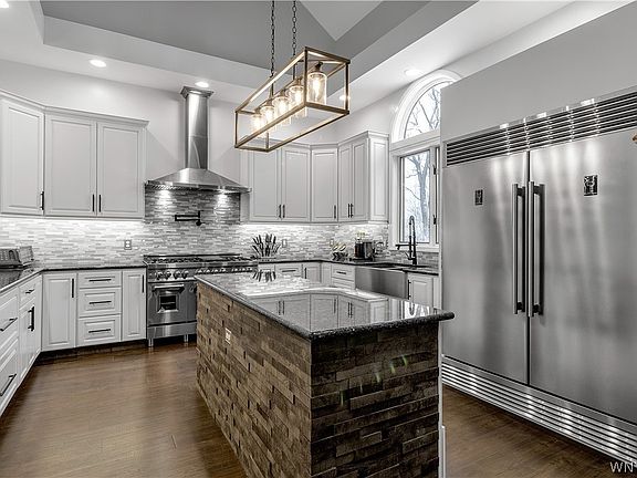 2nd image of 33 Turnberry Dr