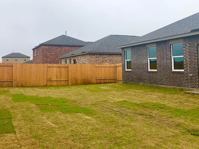 617 Harbor Oaks Dr — Photo 33