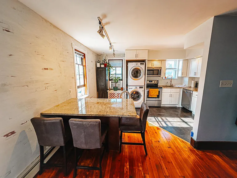 300B Stuart Ave #300B — Photo 9