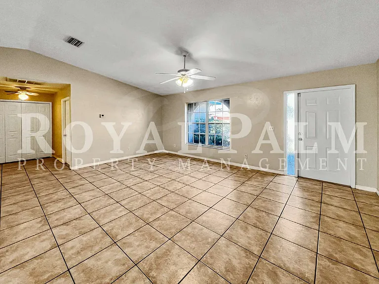 208 SE 17th St — Photo 8