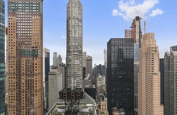 Sold by Corcoran | media 27